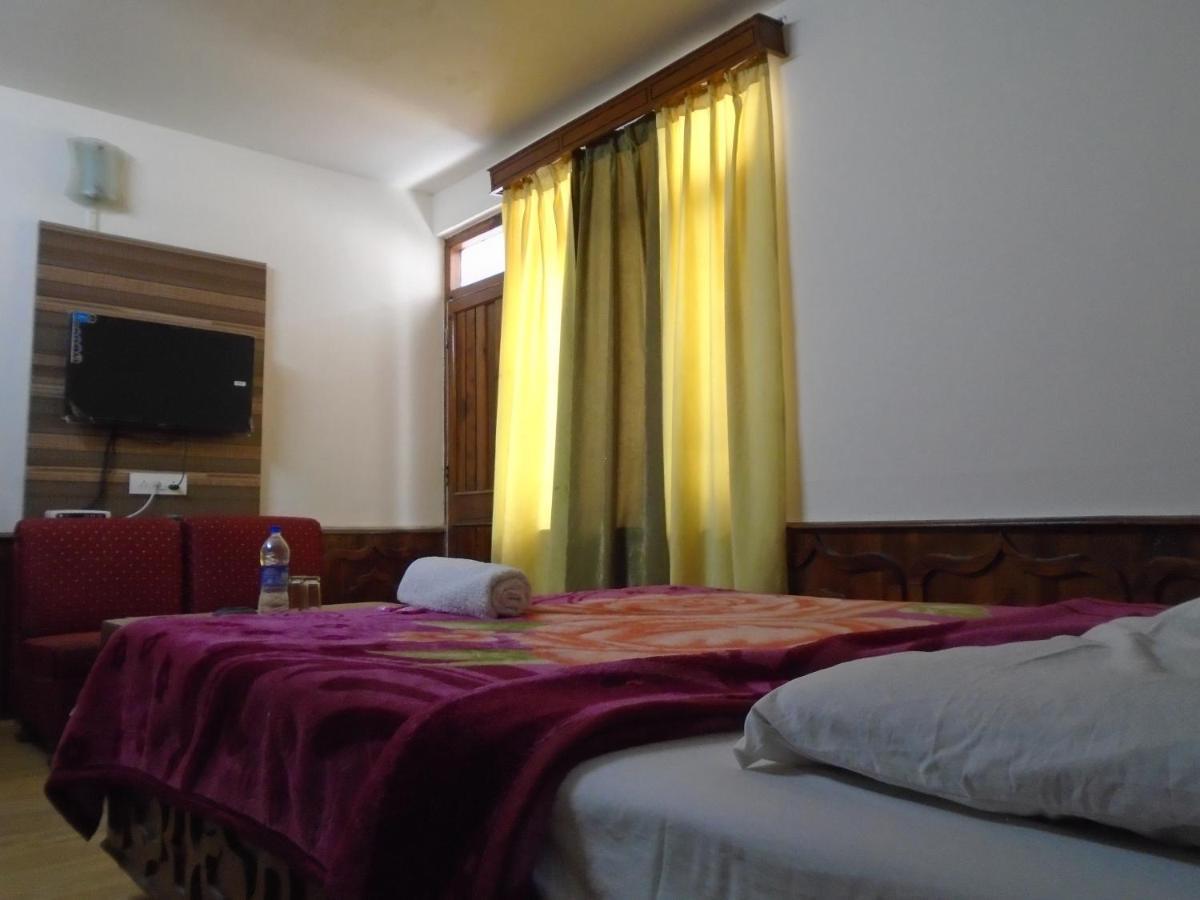 Hotel Magnolia Mallroad Manali Εξωτερικό φωτογραφία