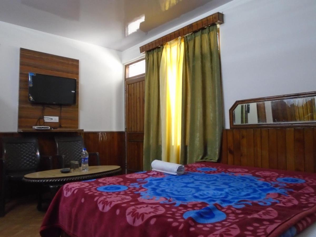 Hotel Magnolia Mallroad Manali Εξωτερικό φωτογραφία