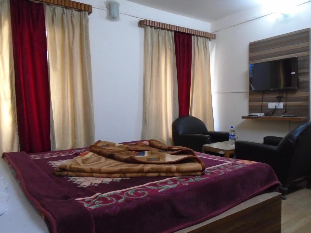 Hotel Magnolia Mallroad Manali Εξωτερικό φωτογραφία