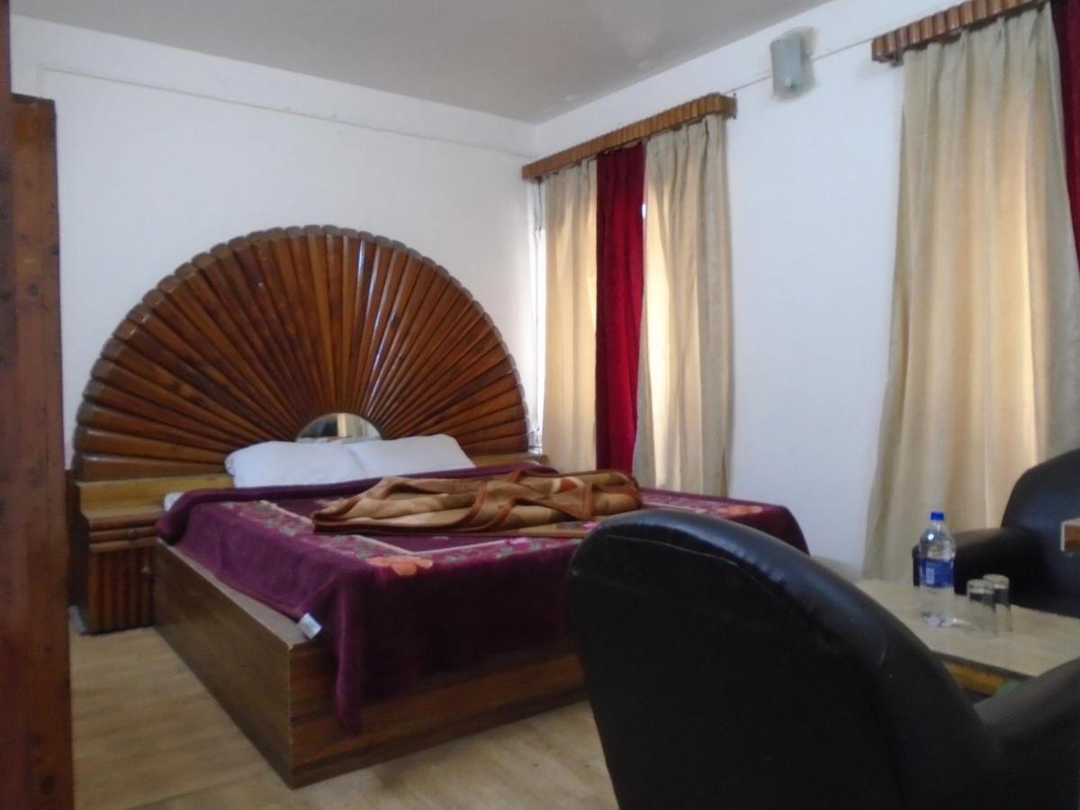 Hotel Magnolia Mallroad Manali Εξωτερικό φωτογραφία