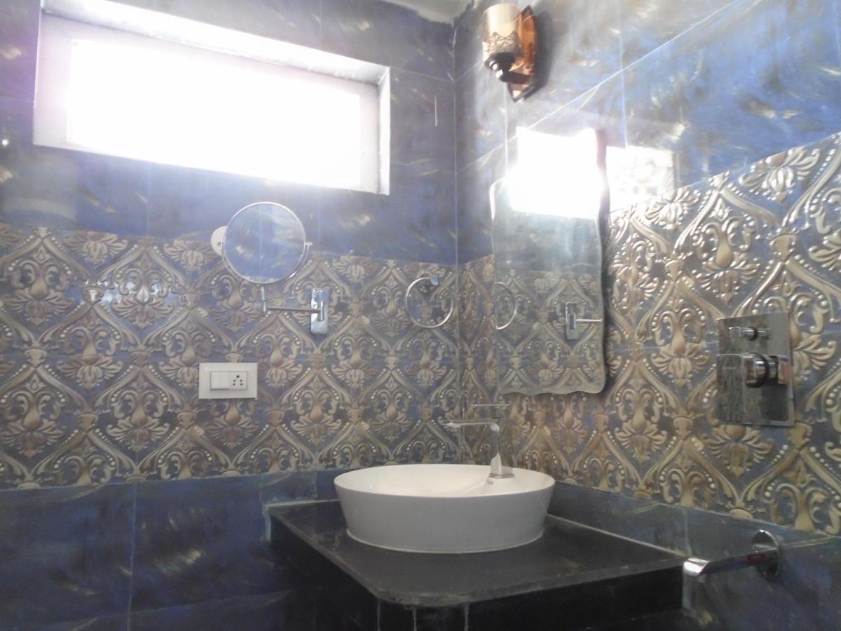 Hotel Magnolia Mallroad Manali Εξωτερικό φωτογραφία