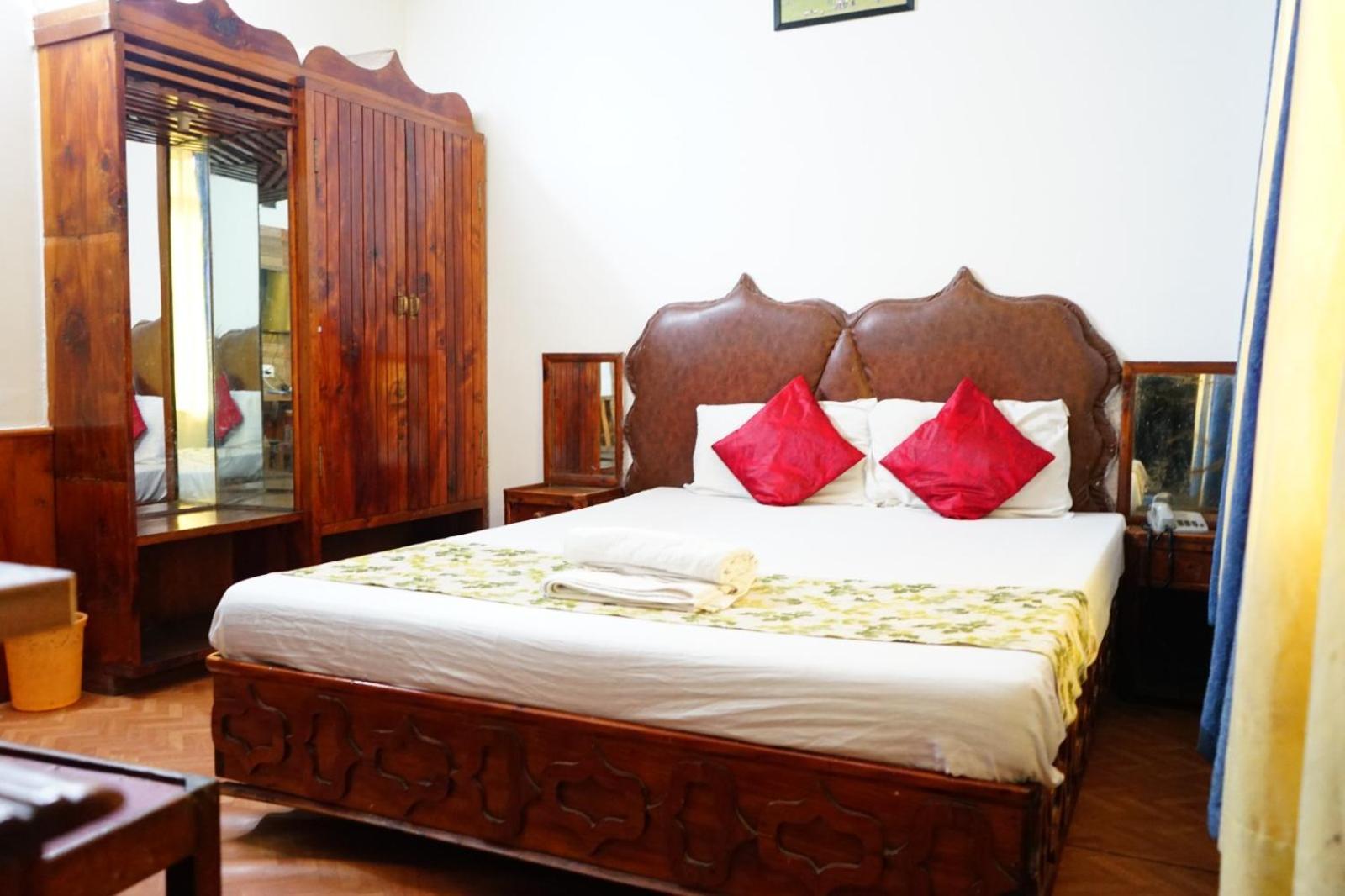 Hotel Magnolia Mallroad Manali Εξωτερικό φωτογραφία